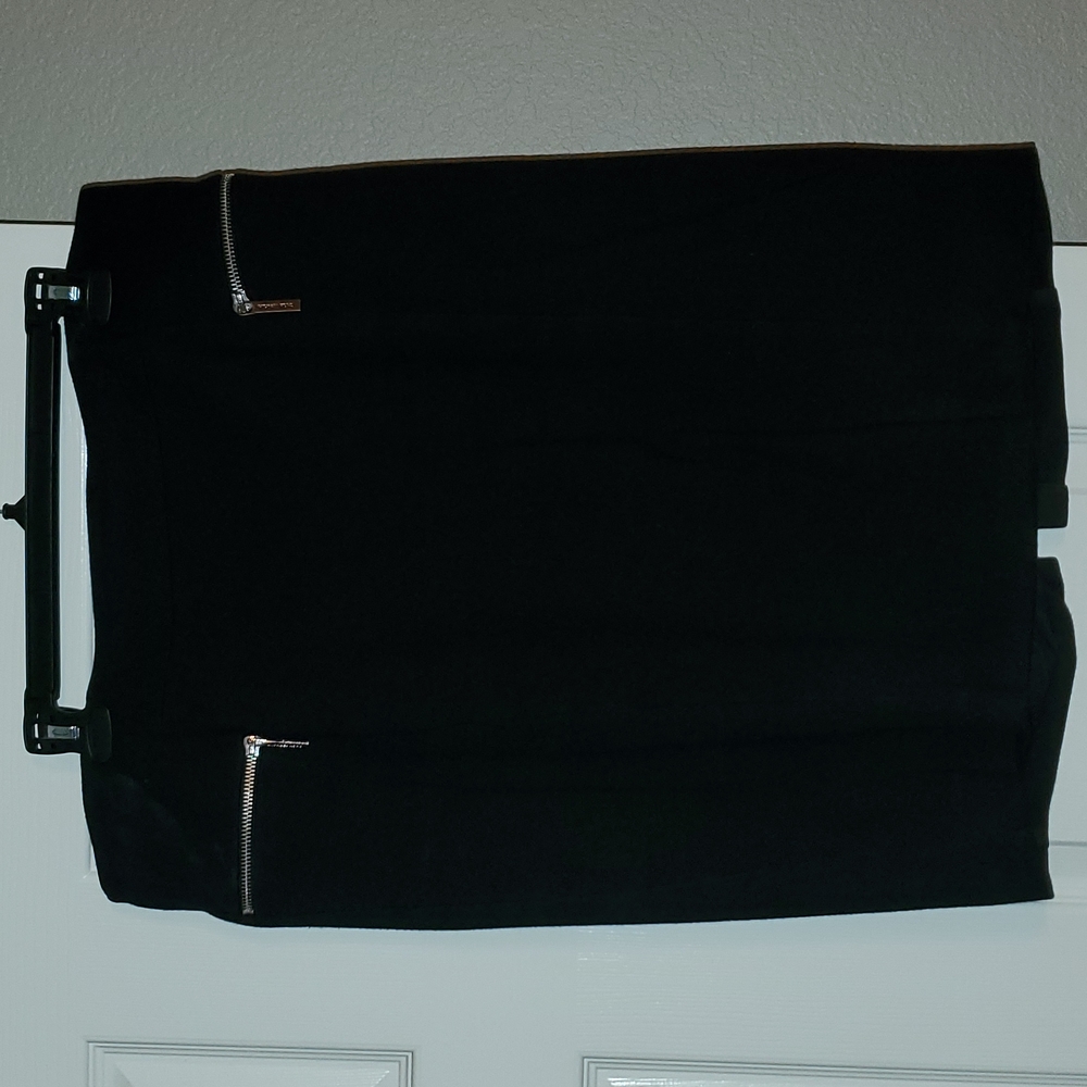 Michael Kors black zip pencil skirt